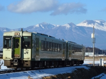 JR Koumi line, Local train in Nagano